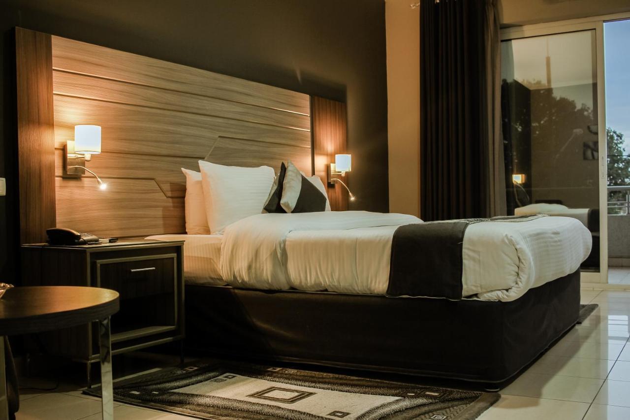 Hotel Milenio Нампула Экстерьер фото