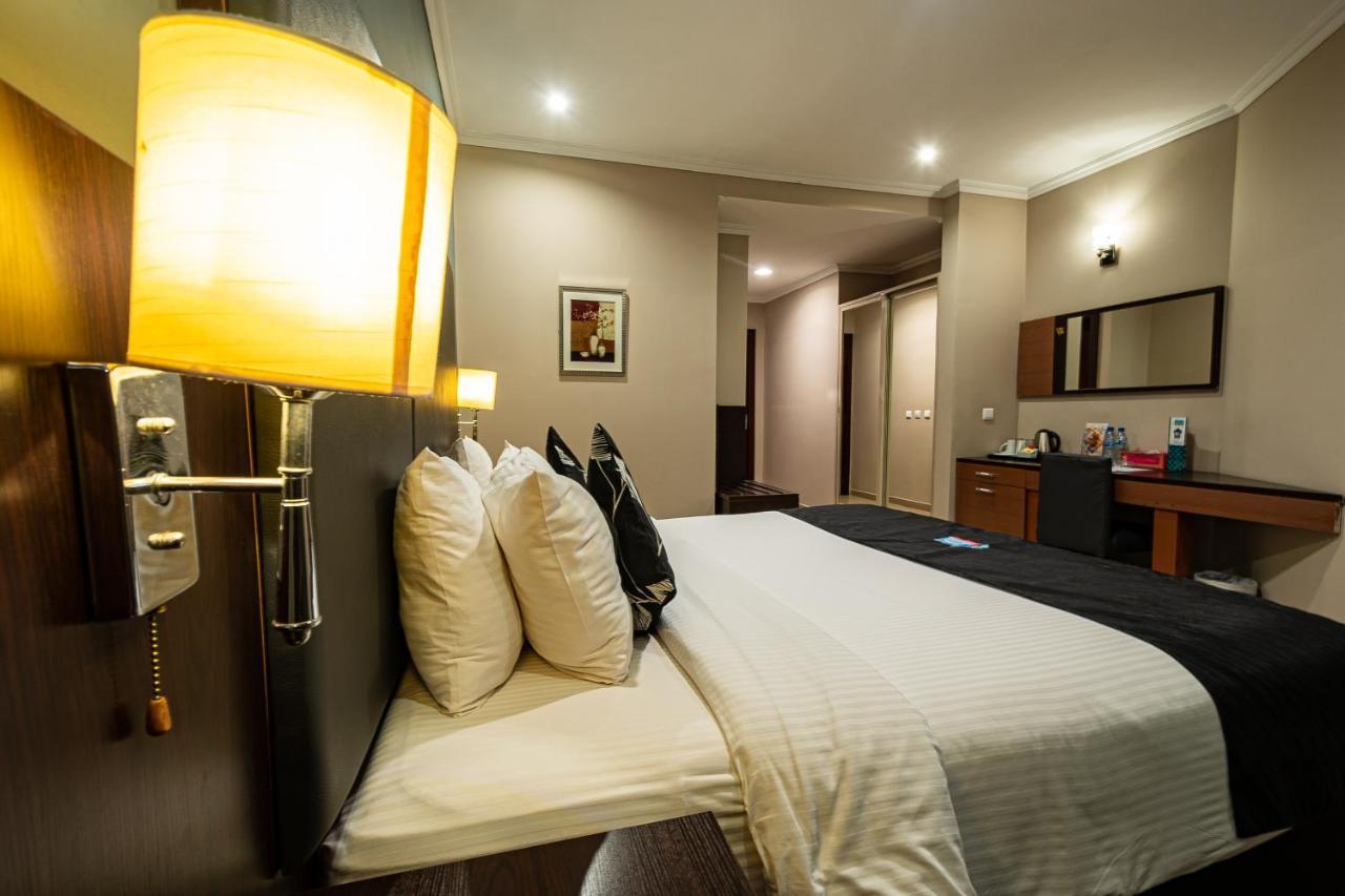 Hotel Milenio Нампула Экстерьер фото
