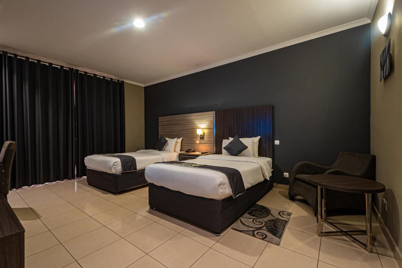 Hotel Milenio Нампула Экстерьер фото