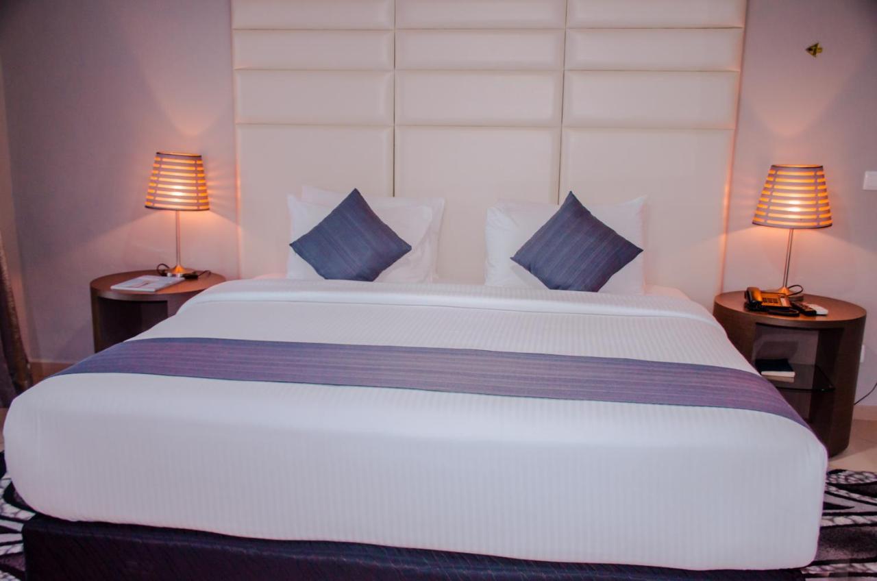 Hotel Milenio Нампула Экстерьер фото