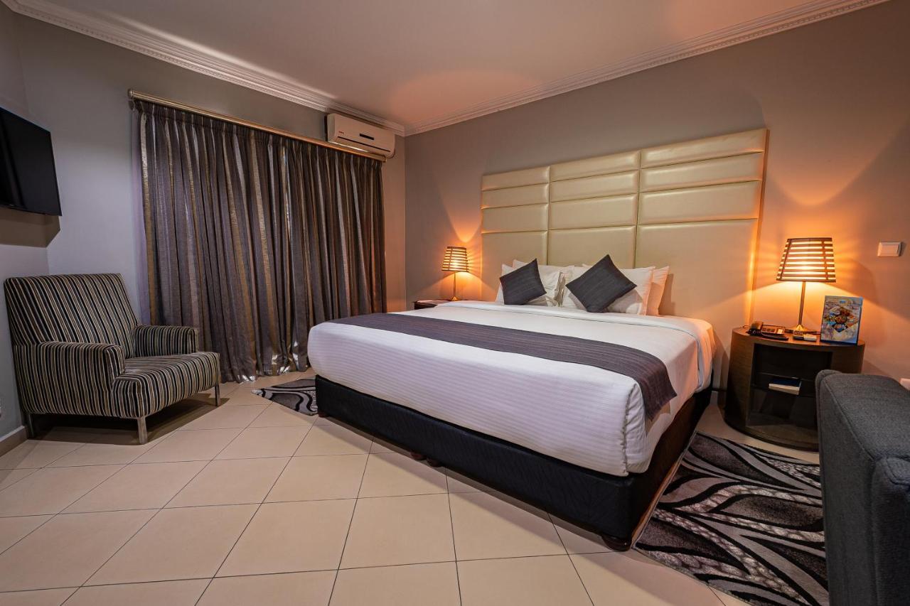 Hotel Milenio Нампула Экстерьер фото