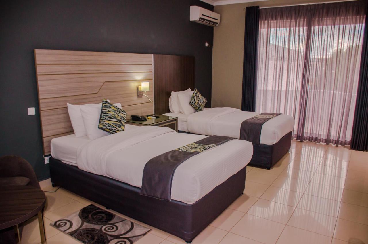 Hotel Milenio Нампула Экстерьер фото